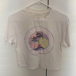 White cropped beach logo tee